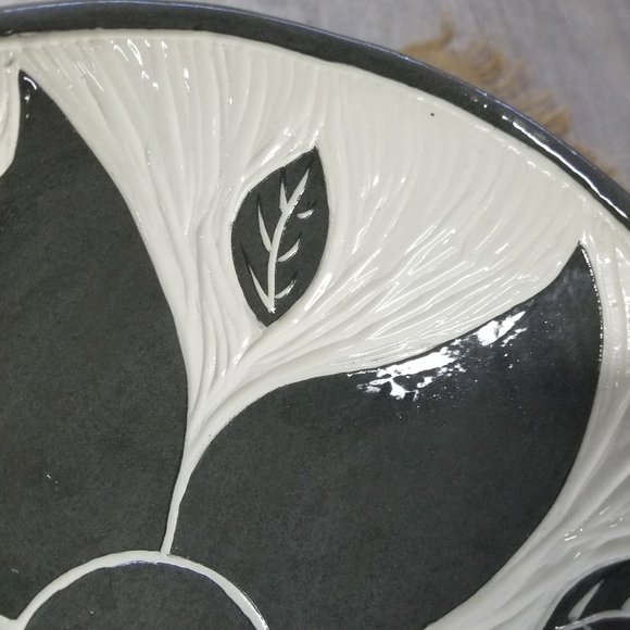 Gorgeous handcrafted decor bowl - Picture 7 of 12